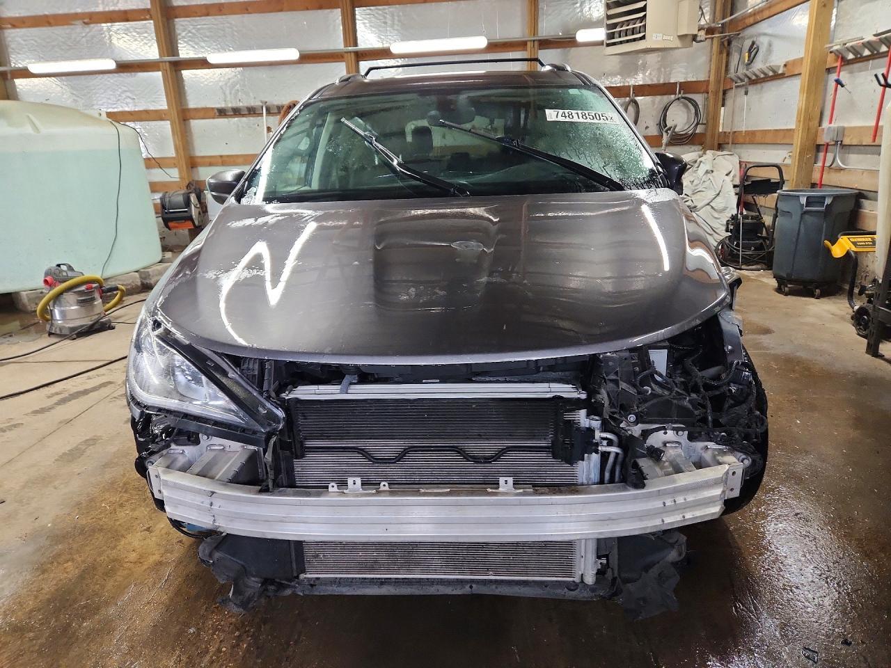 2018 Chrysler Pacifica Touring l