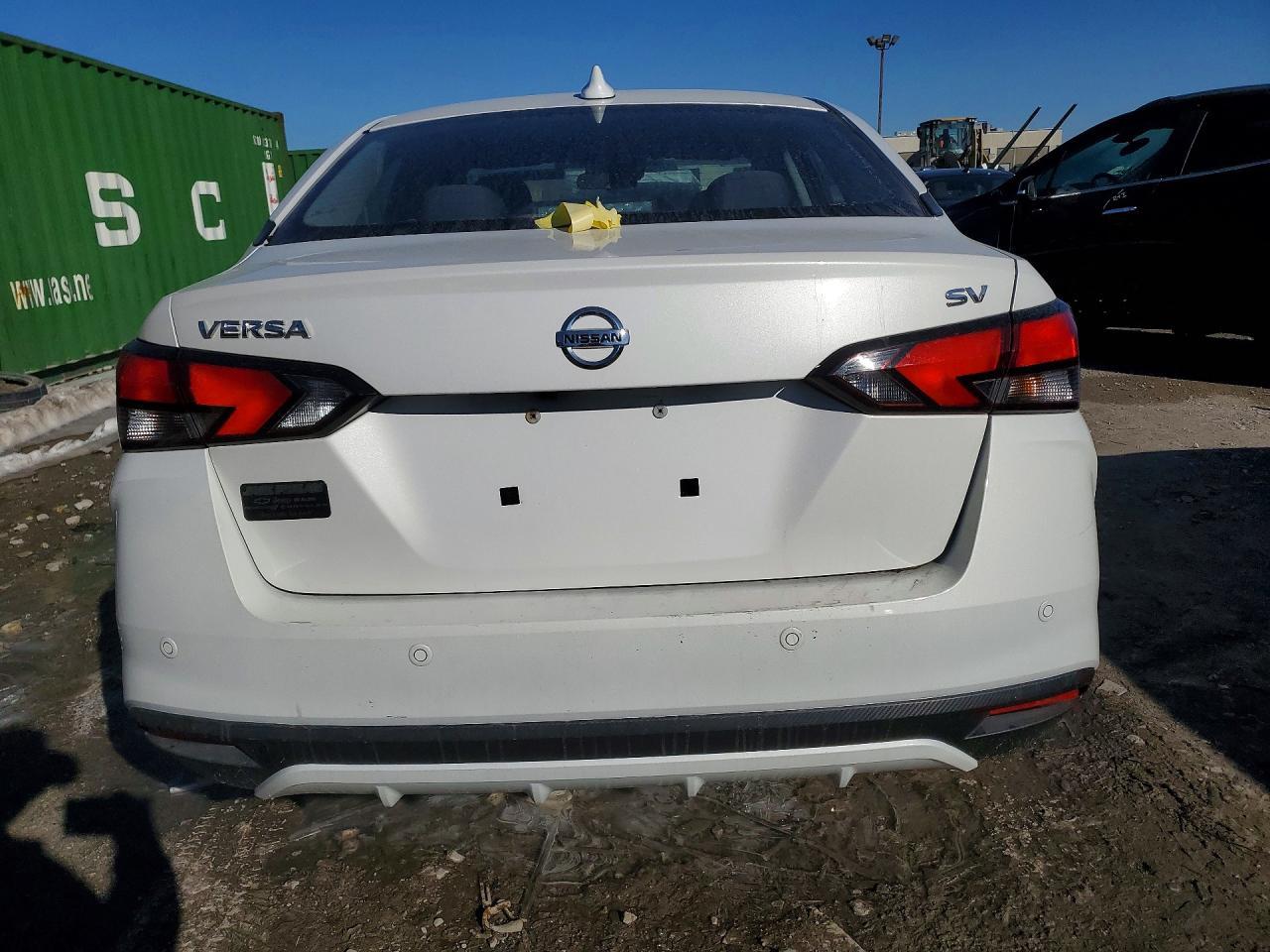 2021 Nissan Versa sv