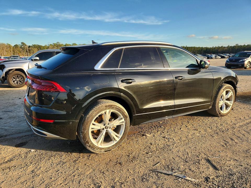 2023 Audi Q8 Prestige