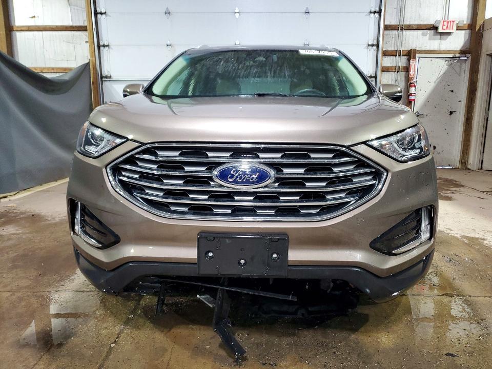 2019 Ford Edge sel