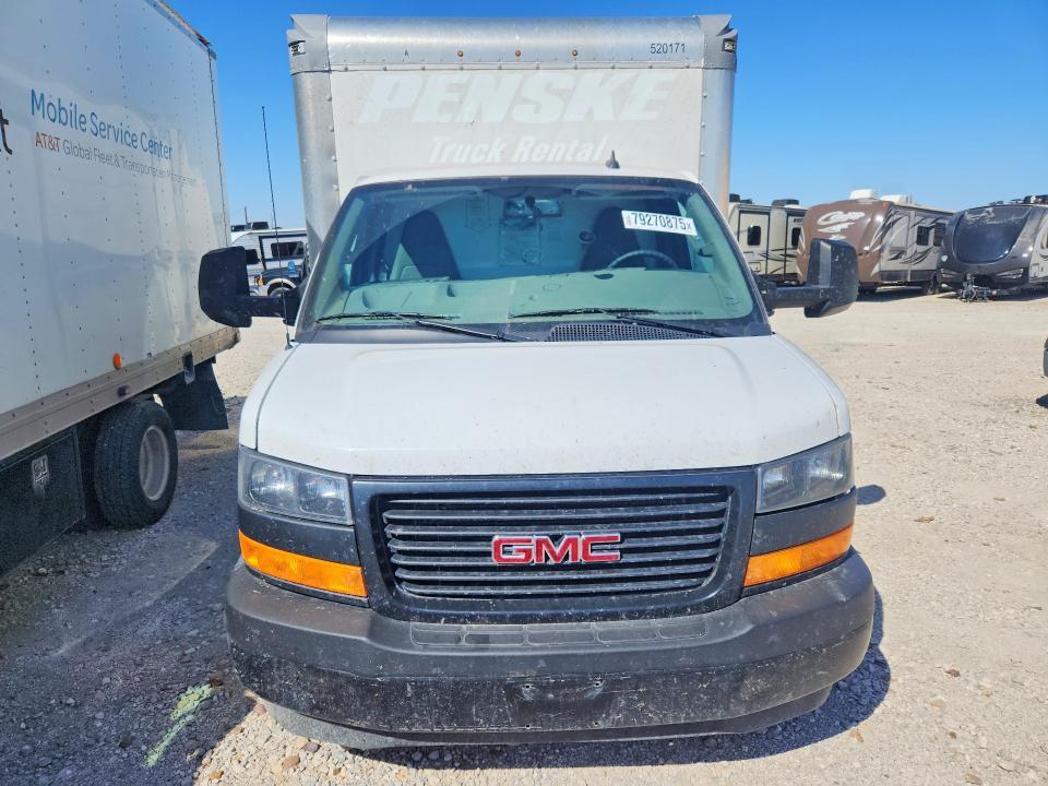 2022 GMC Savana box Truck