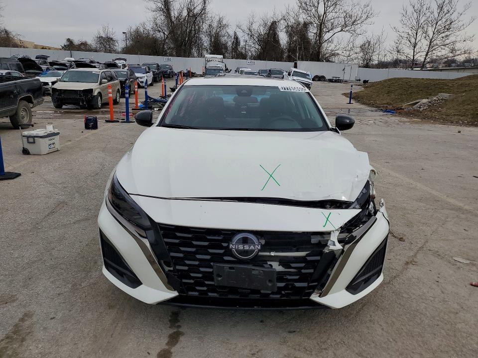 2025 Nissan Altima 2.5 sr