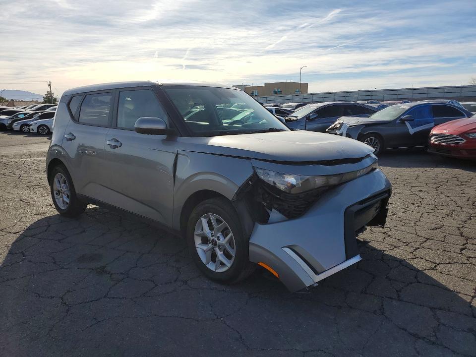 2024 KIA Soul lx