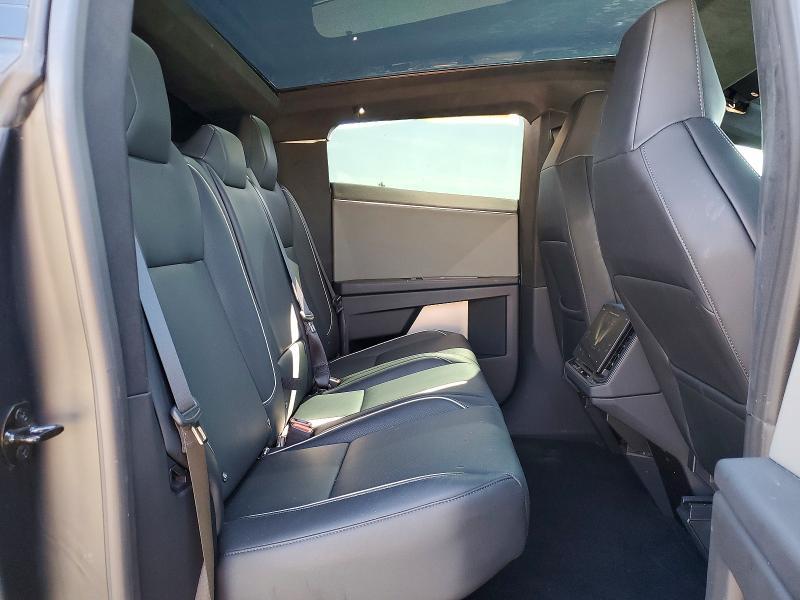 2025 Tesla Cybertruck