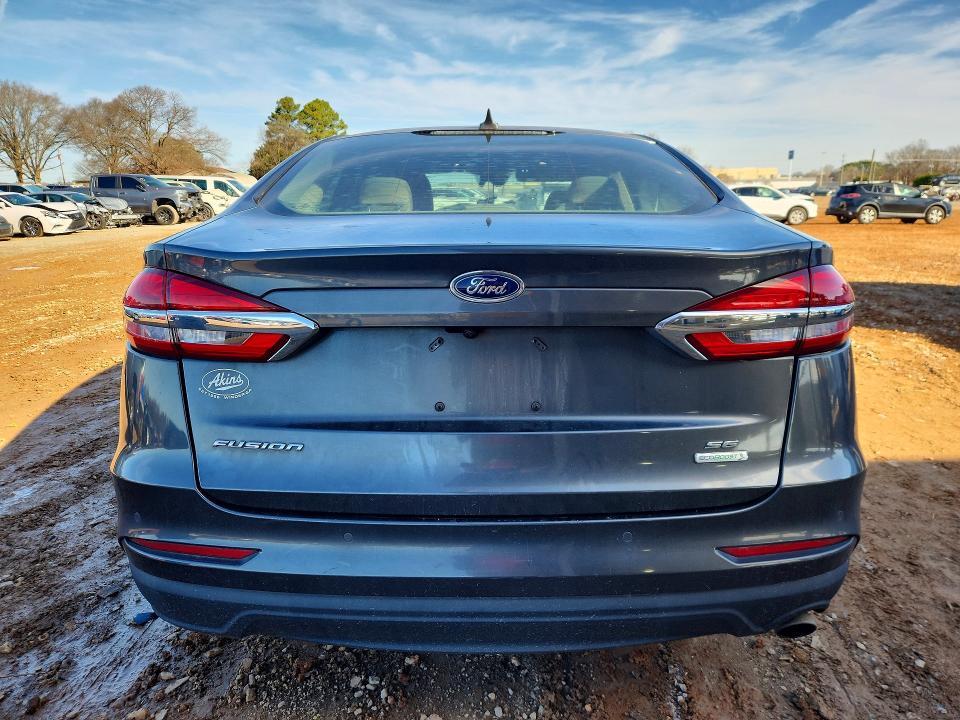 2020 Ford Fusion se
