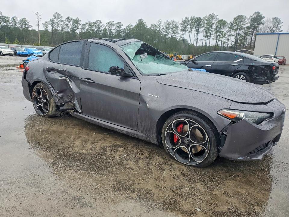 2022 Alfa Romeo Giulia Super
