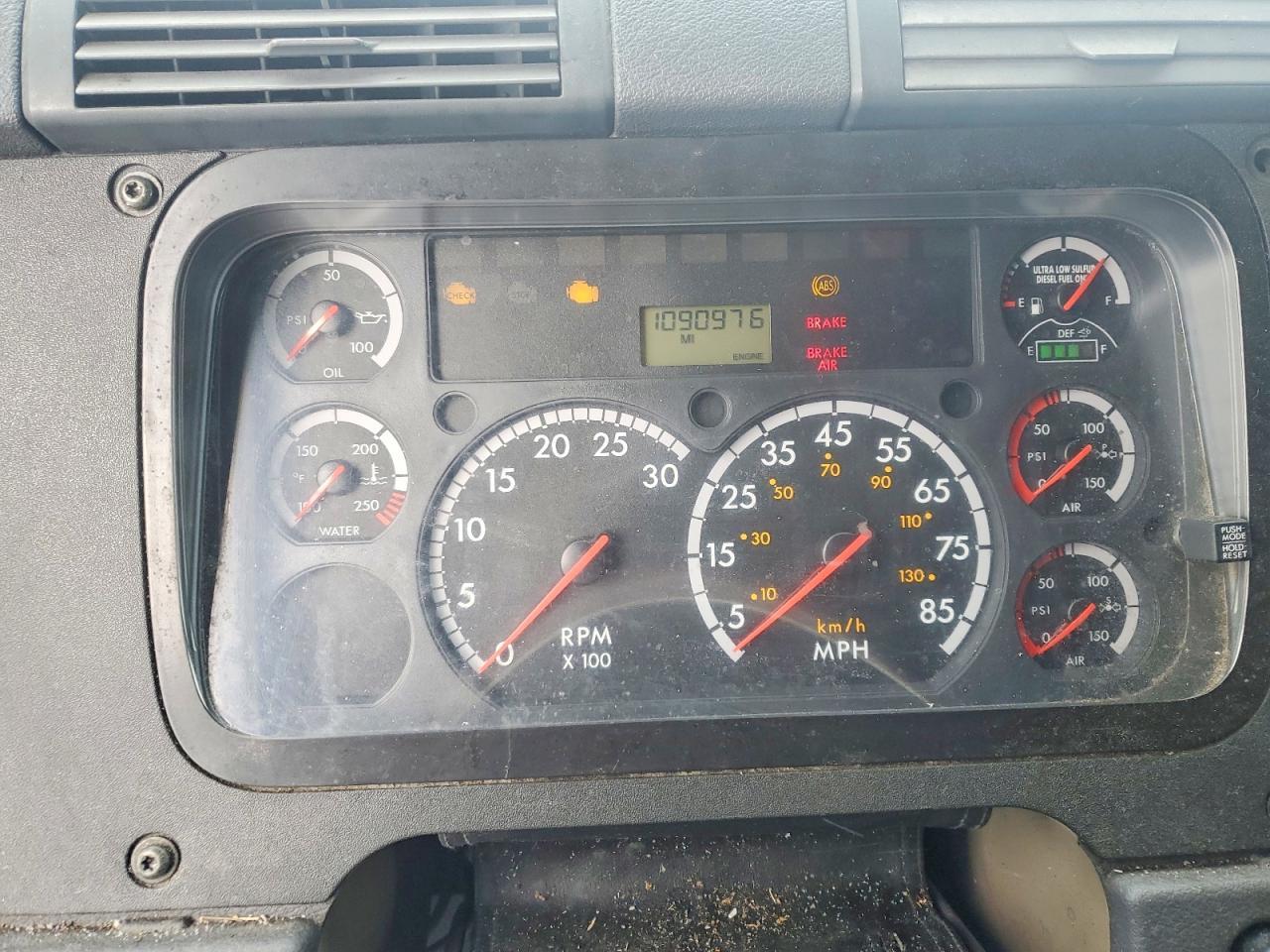 2016 Freigliner 2016 Freightliner Cascadia 125 Semi Truck
