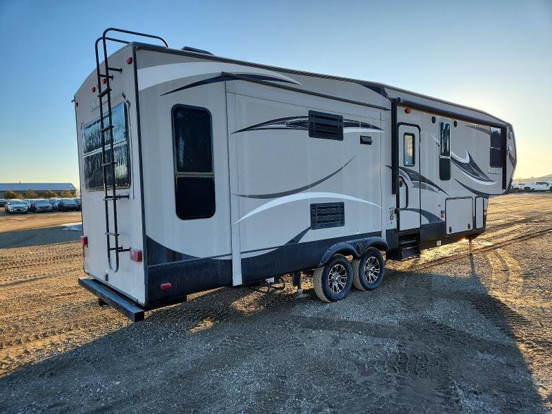 2016 Keystone Montana Camper