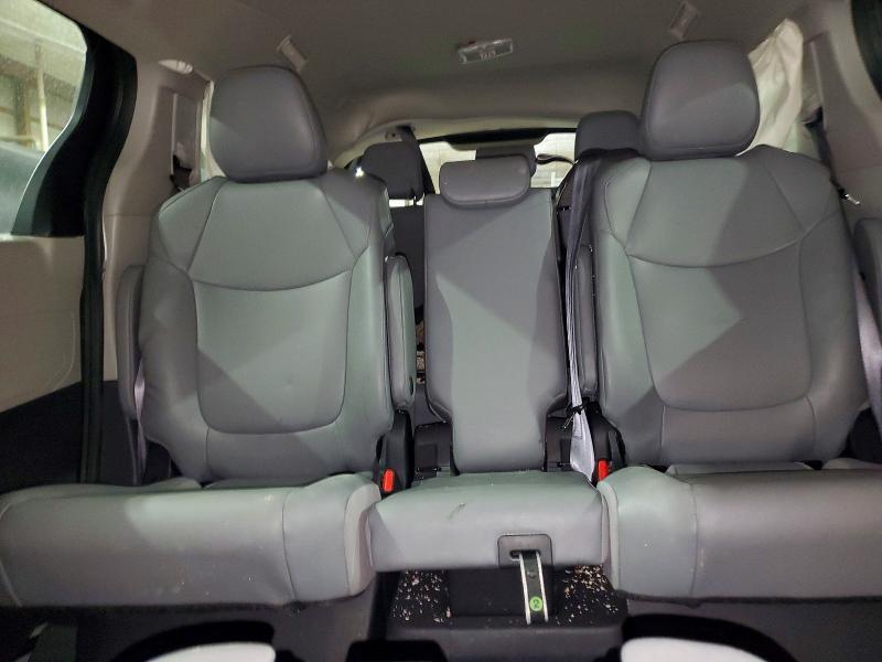 2024 Toyota Sienna xle 8-passenger
