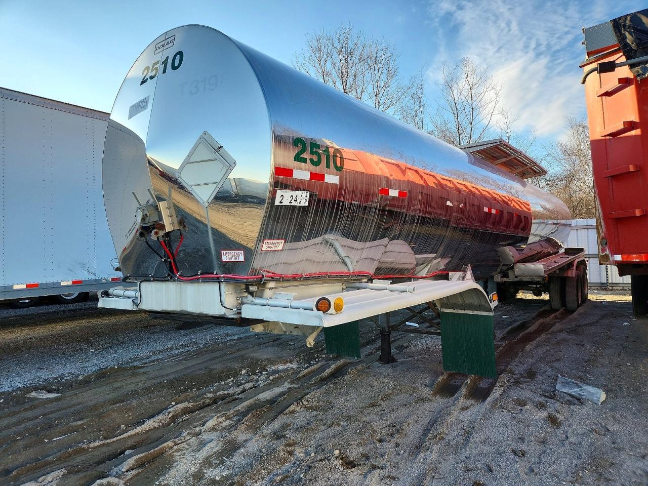 1995 Polar Tank Trailer