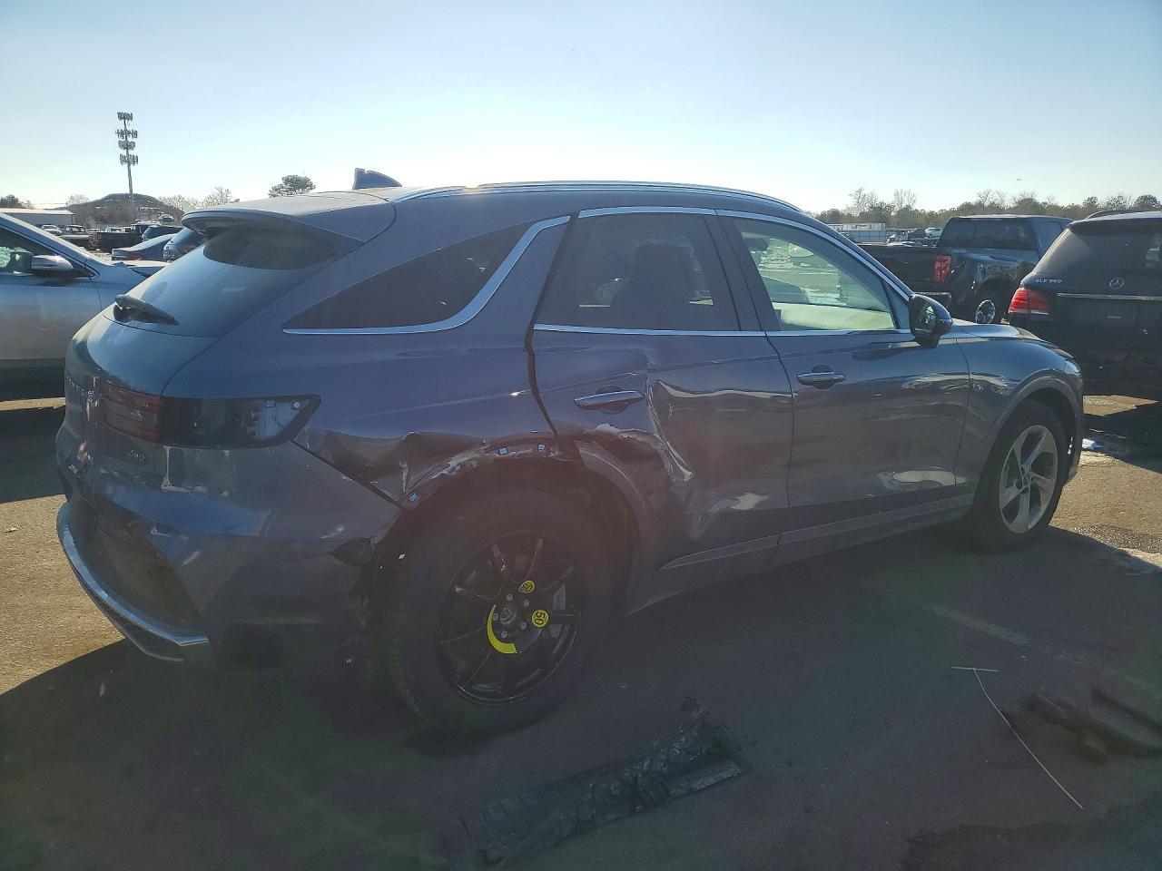 2026 Genesis Gv70 Base