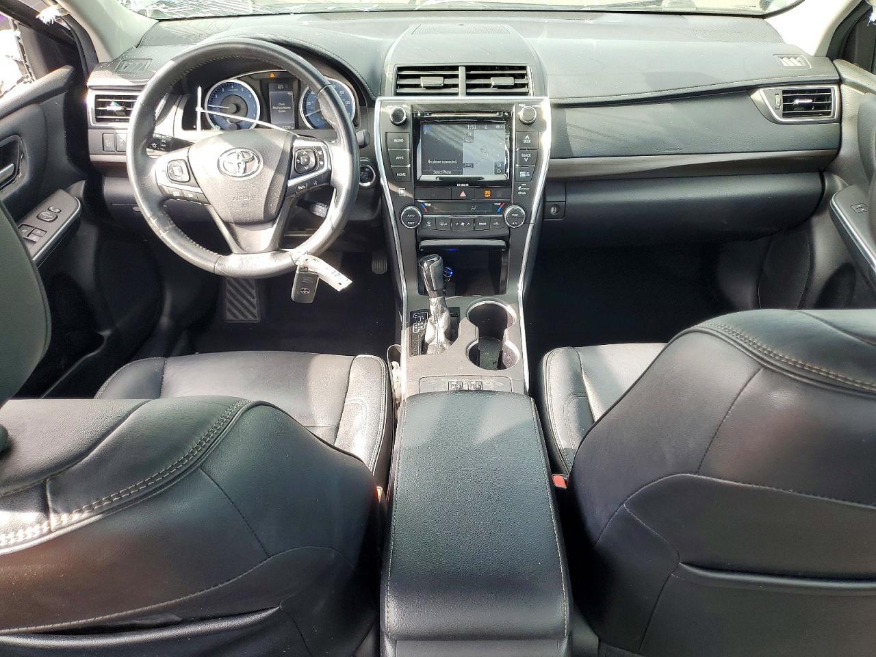 2016 Toyota Camry le