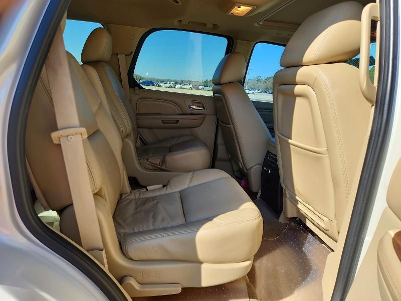 2011 Cadillac Escalade Luxury