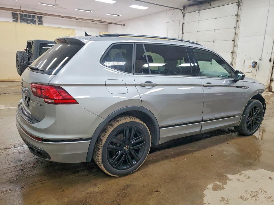 2022 Volkswagen Tiguan se R-line Black