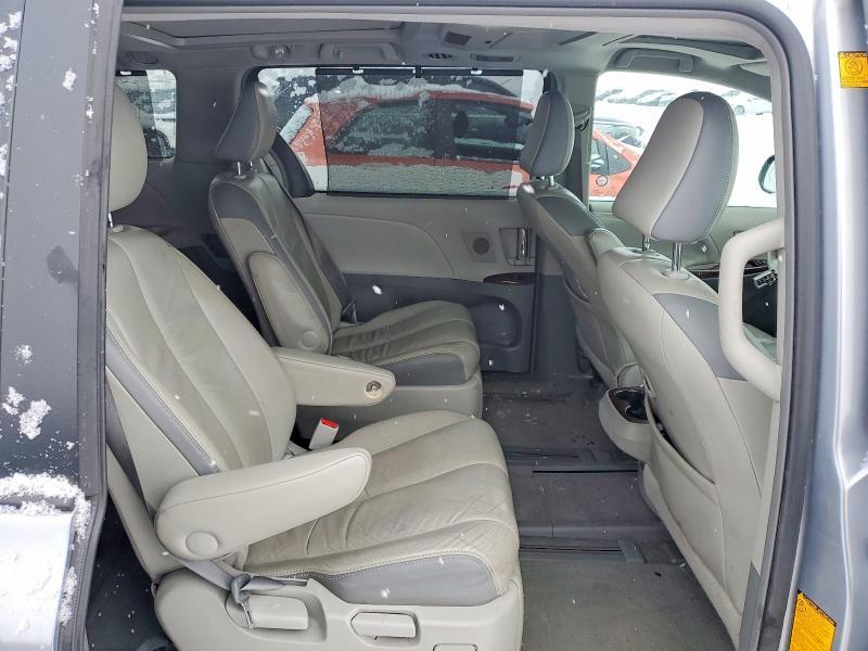 2011 Toyota Sienna xle