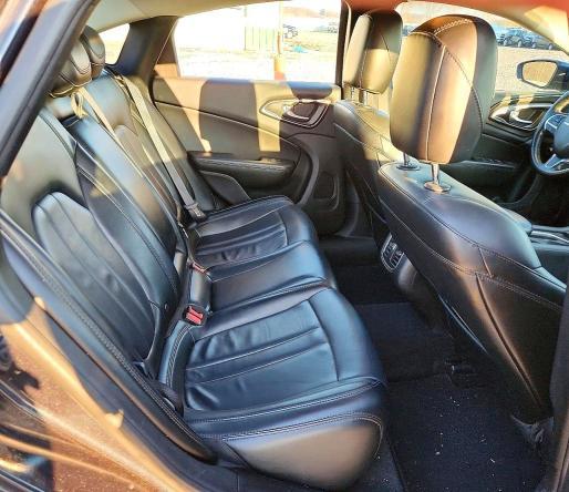 2017 Chrysler 200 Limited