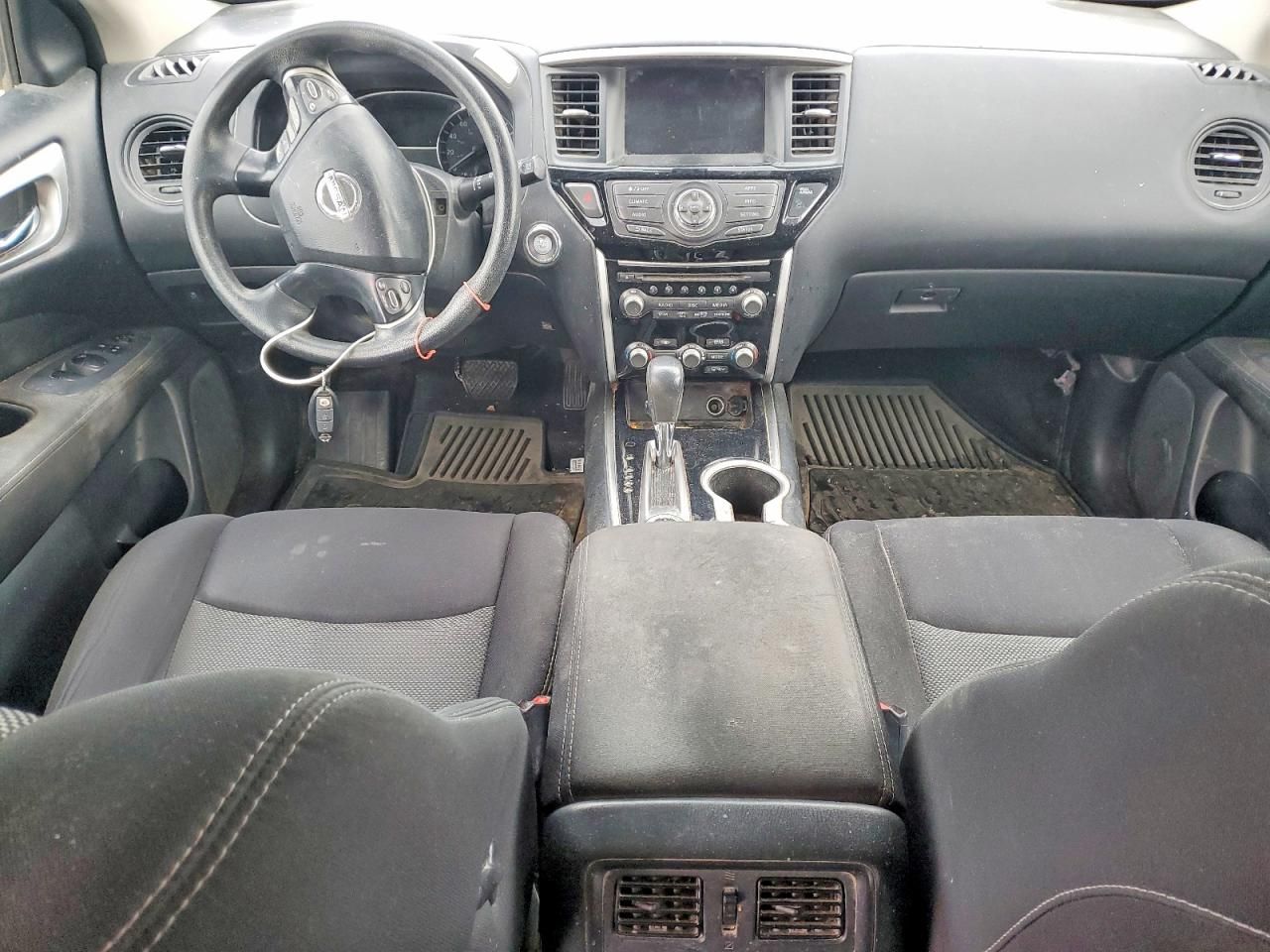 2017 Nissan Pathfinder s