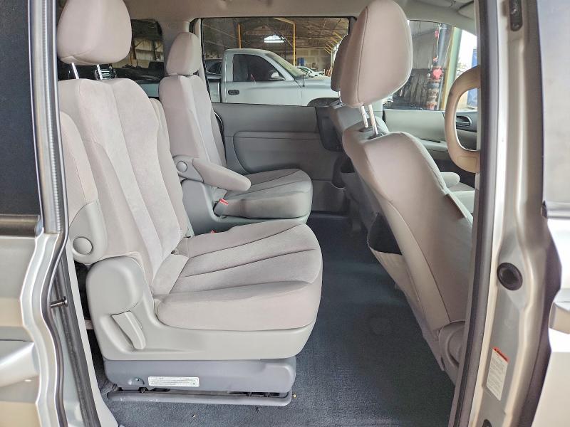 2012 KIA Sedona lx