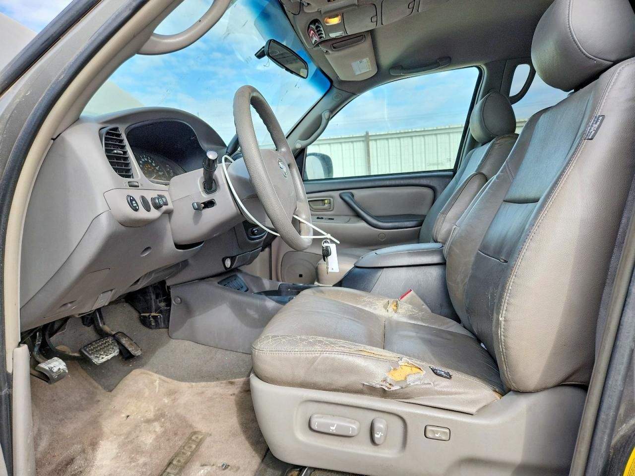 2005 Toyota Sequoia SR5