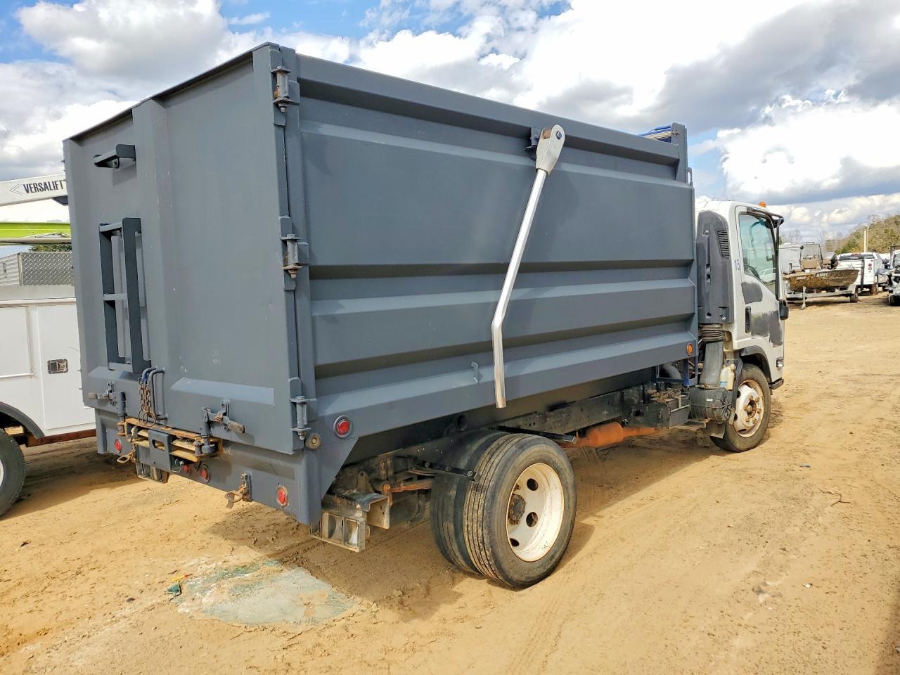 2018 Isuzu NPR HD