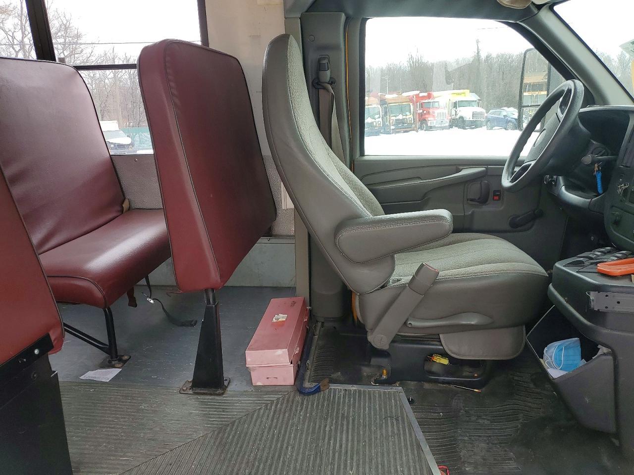 2010 Chevrolet 2010 Thomas Minotour-School Bus