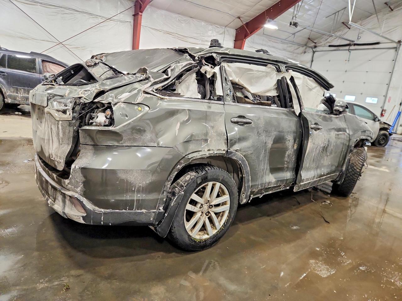 2015 Toyota Highlander le