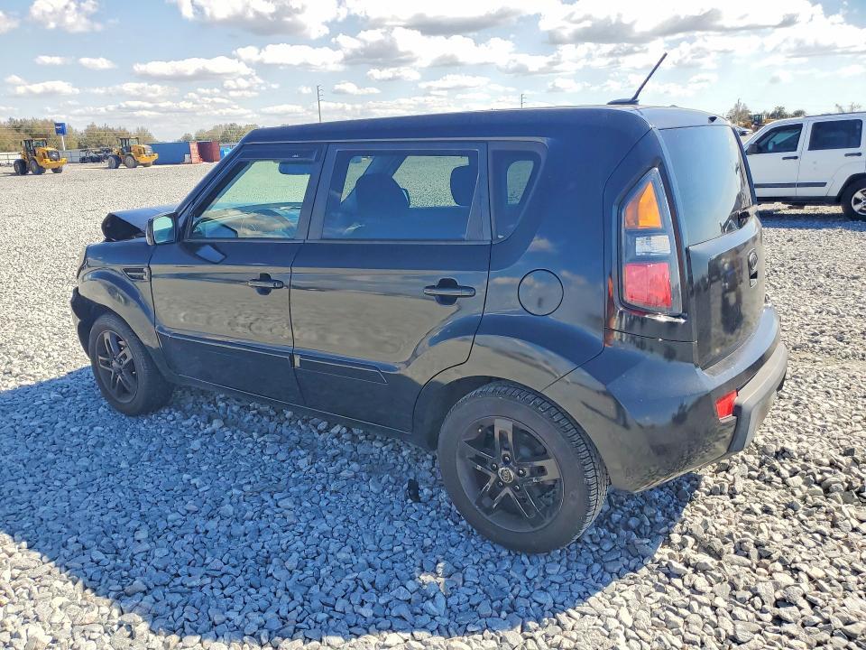 2011 KIA Soul +