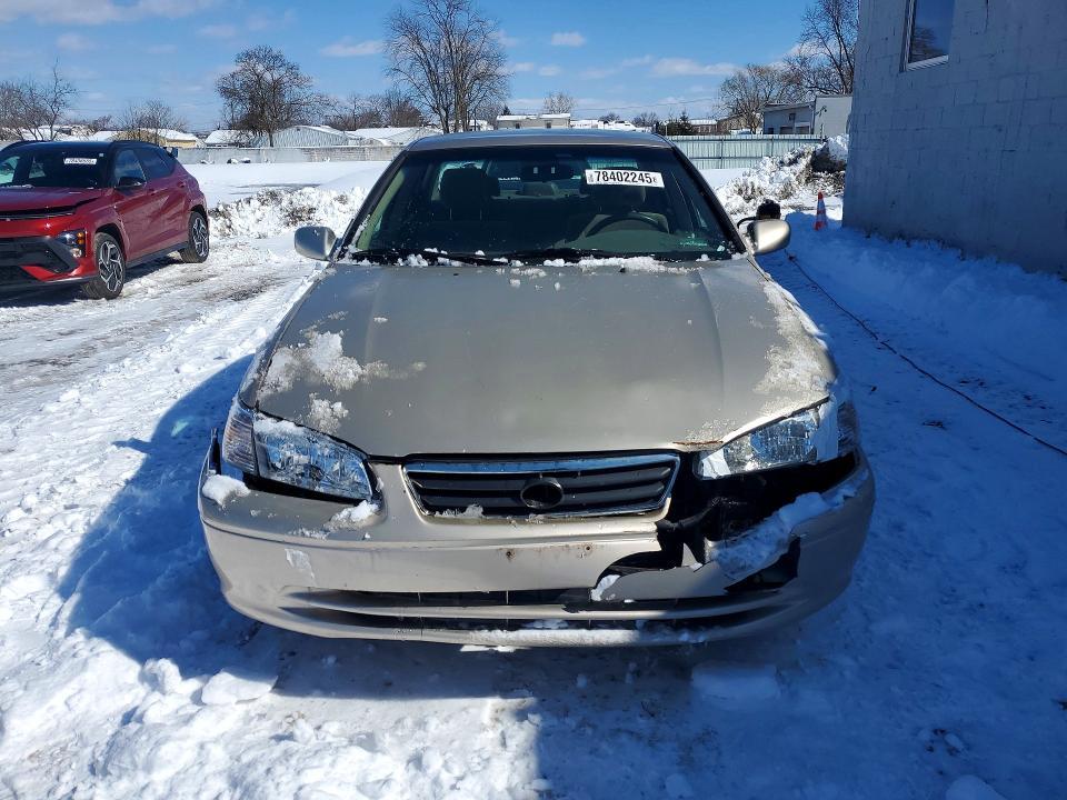 2000 Toyota Camry le