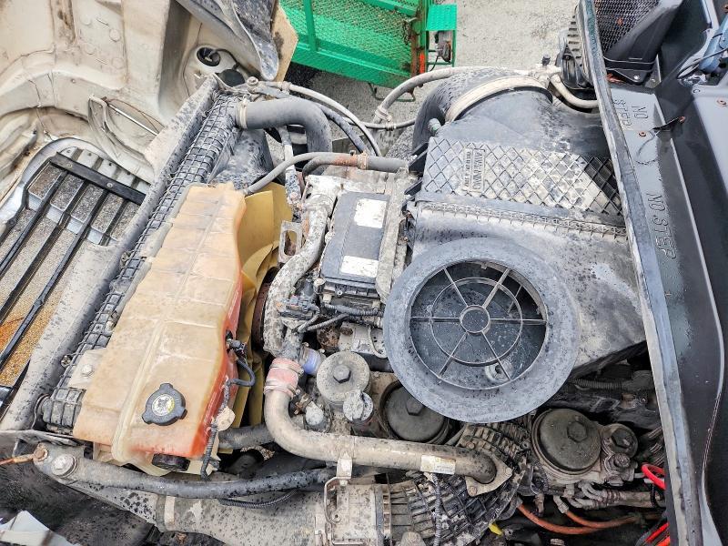 2014 Freightliner Cascadia Semi Truck