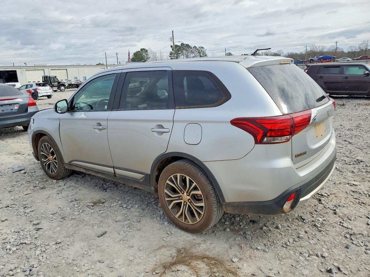 2016 Mitsubishi Outlander se