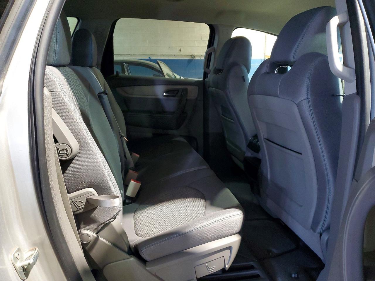 2017 Chevrolet Traverse ls