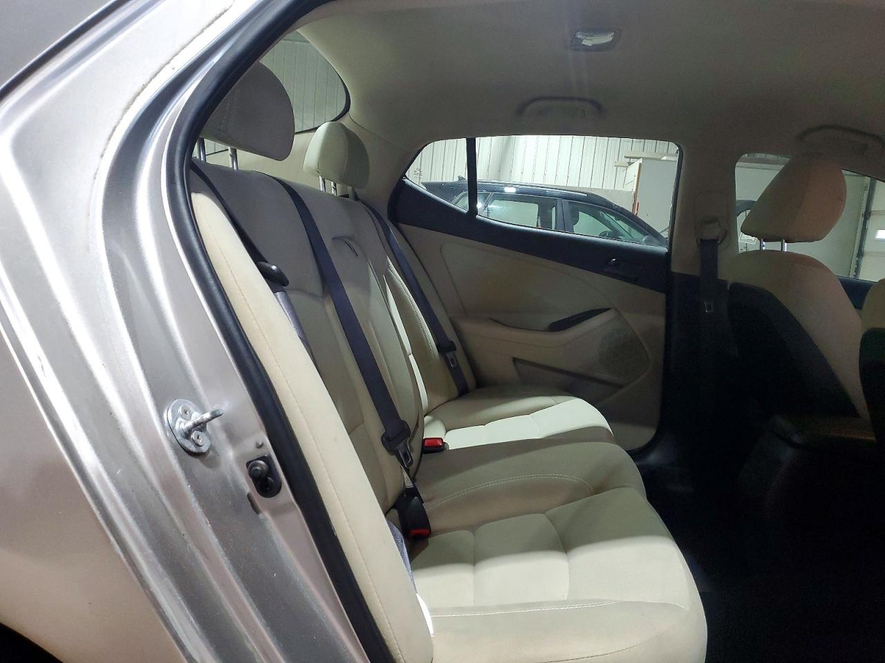 2012 KIA Optima lx