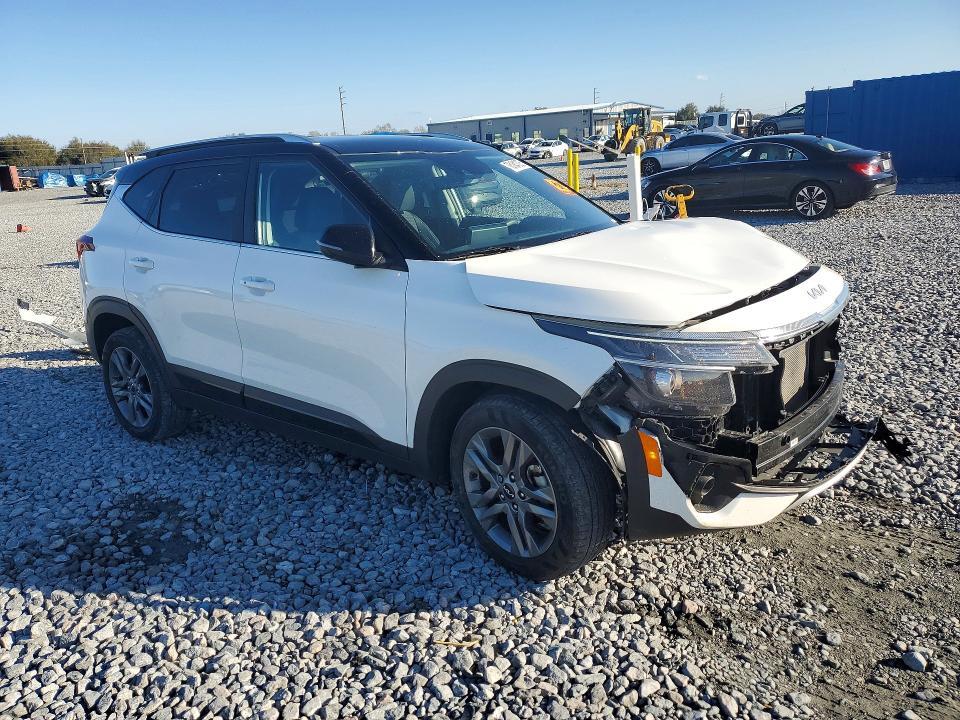 2023 KIA Seltos s