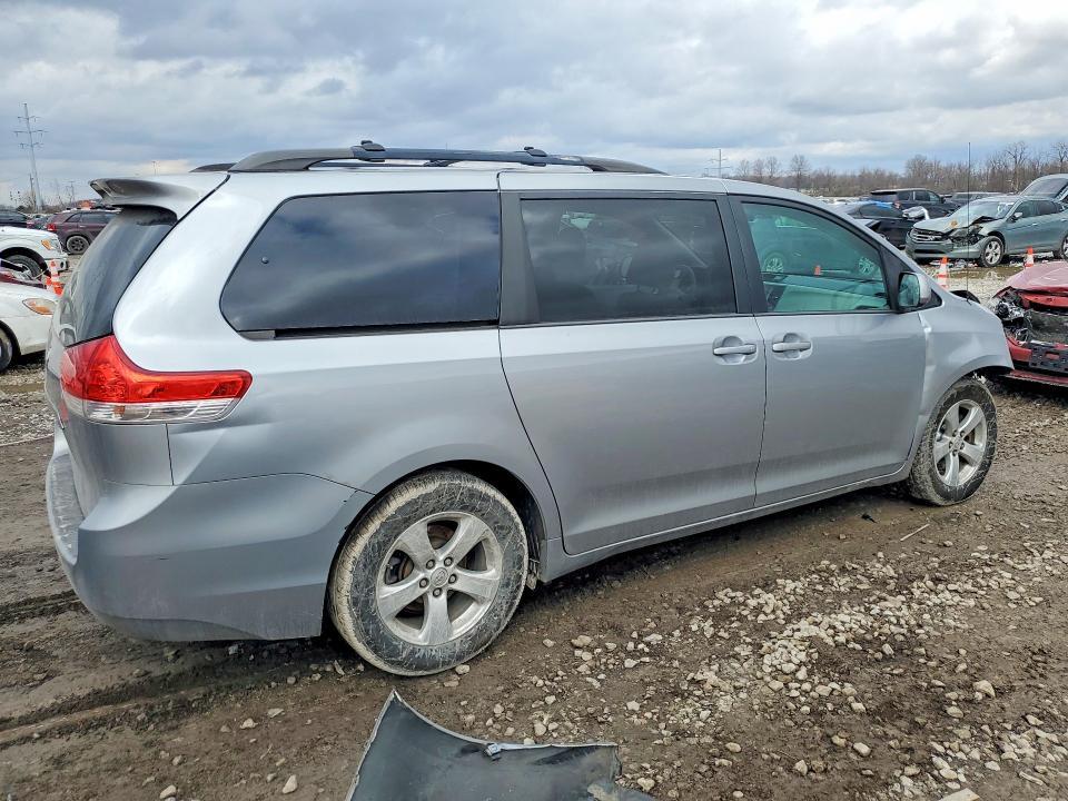 2013 Toyota Sienna LE