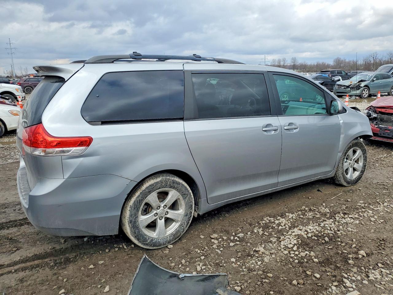 2013 Toyota Sienna LE