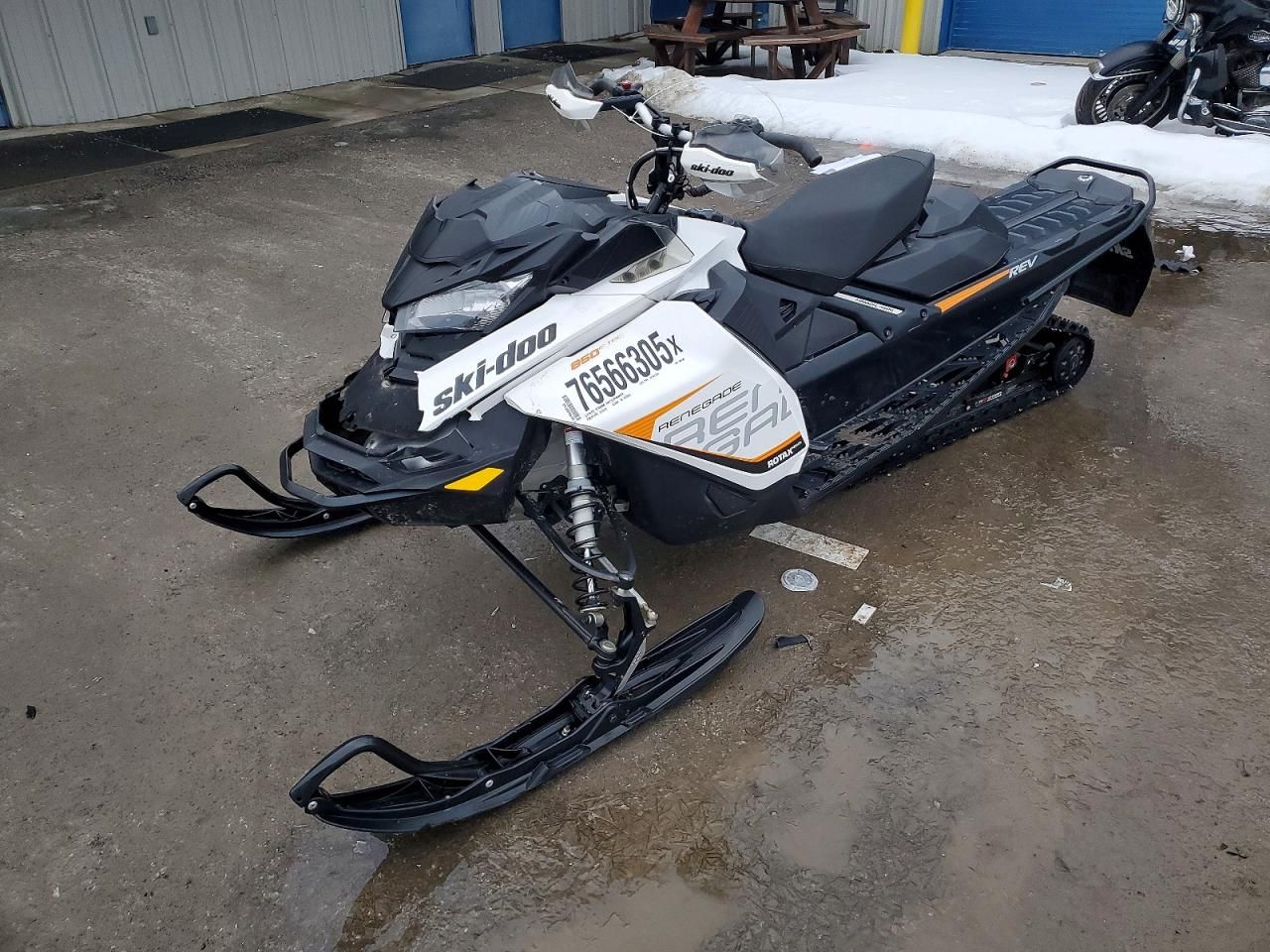 2017 Skidoo Renegade Adrenaline
