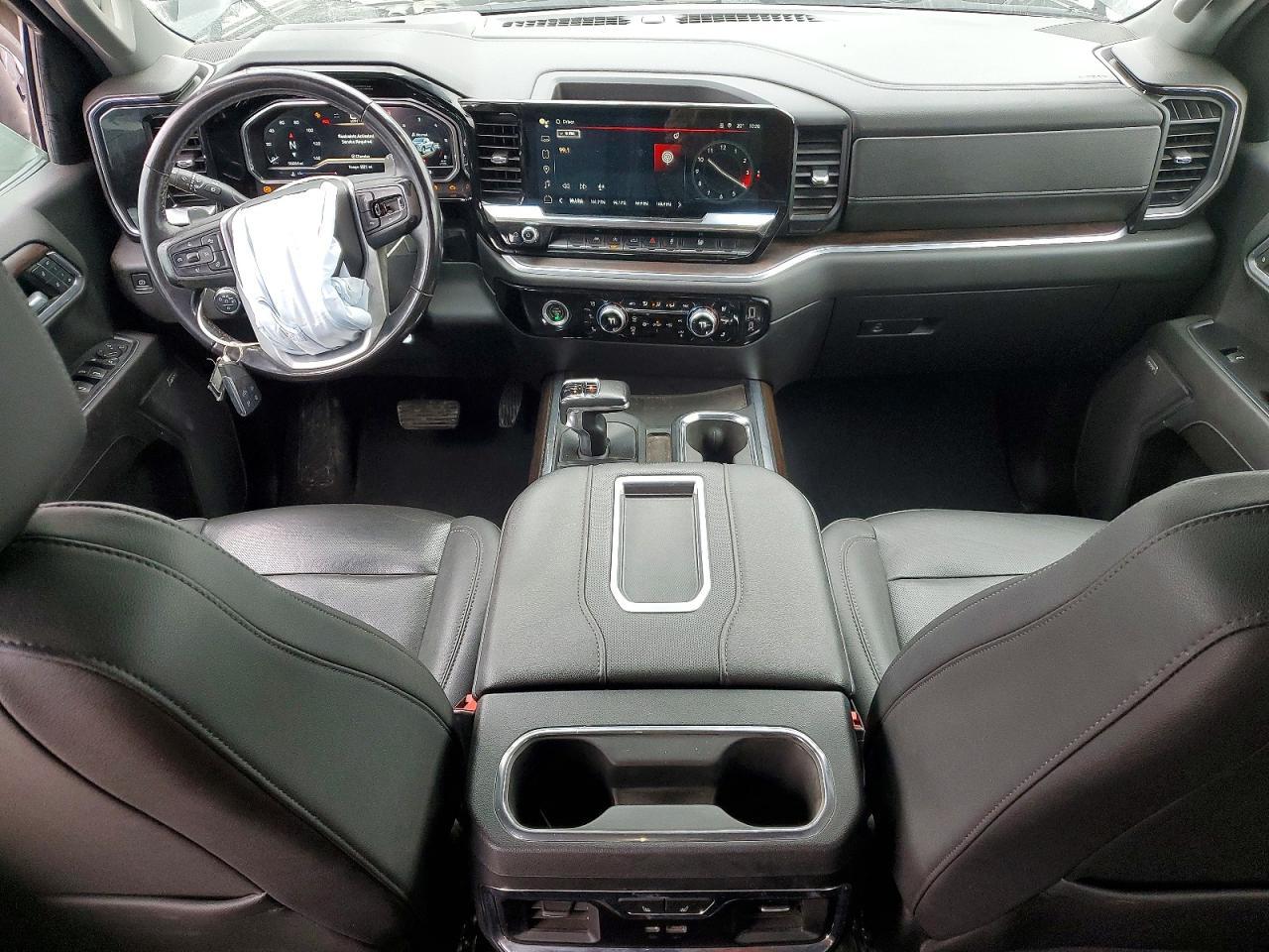 2022 GMC Sierra K1500 slt