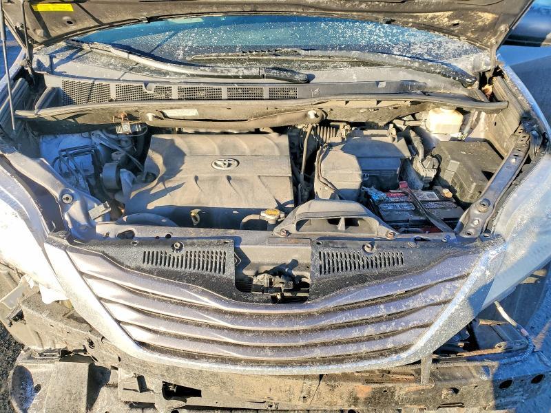 2016 Toyota Sienna le 8 Passenger
