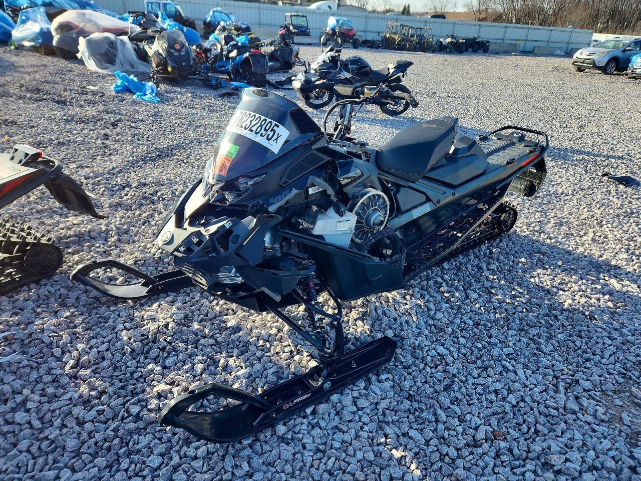 2023 Skidoo Renegade Adrenaline