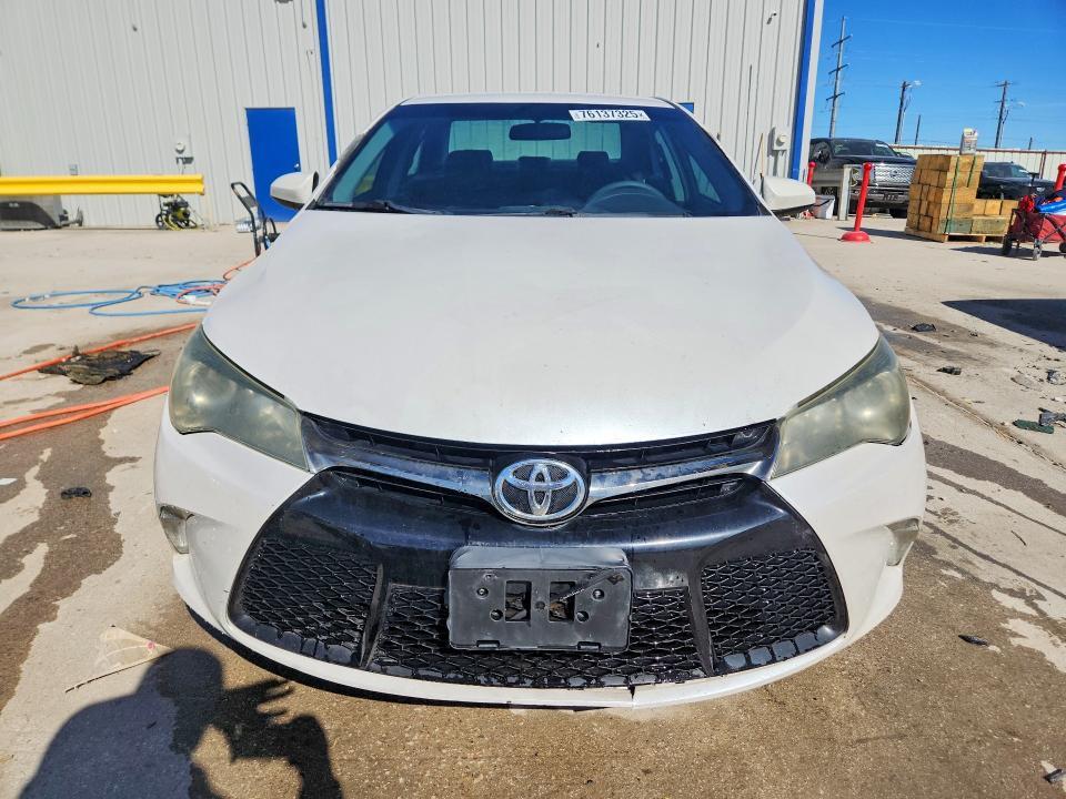 2015 Toyota Camry le