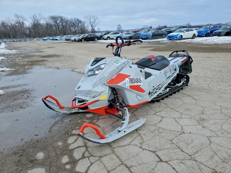 2021 Skidoo Snowmobile