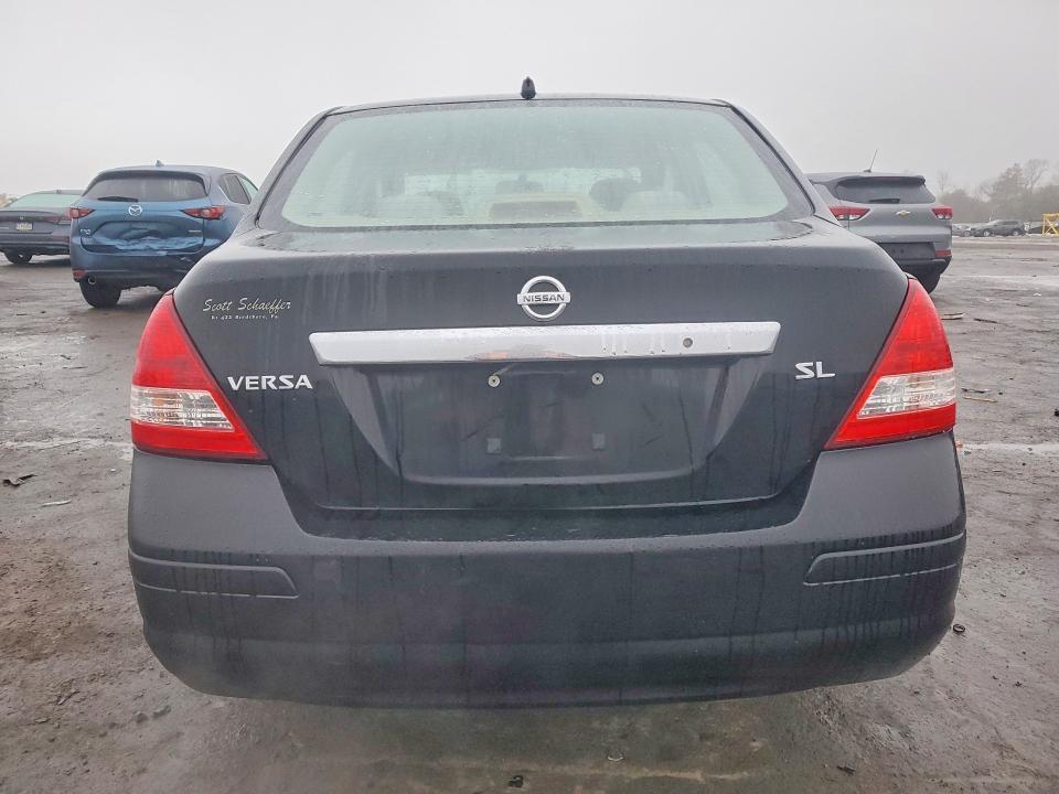 2008 Niss Versa s