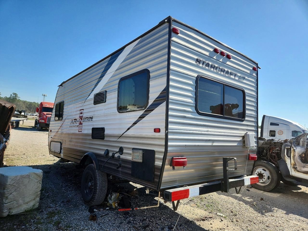 2016 Starcraft Camper
