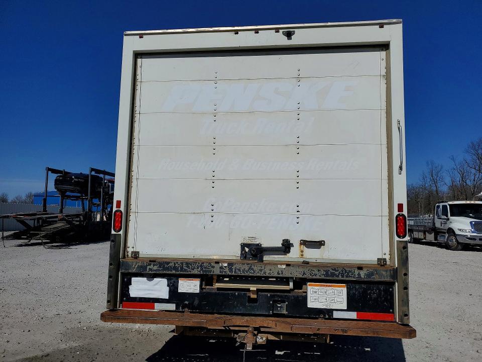 2021 GMC Savana BOX Truck