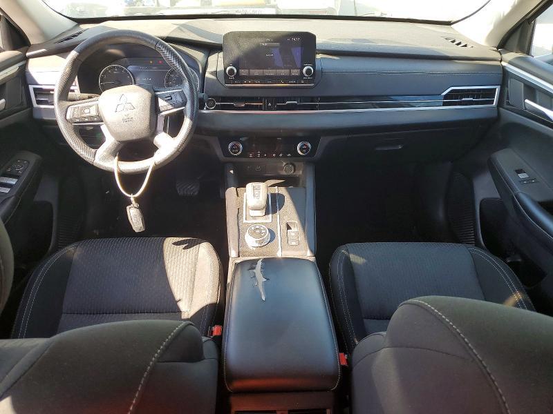 2024 Mitsubishi Outlander es