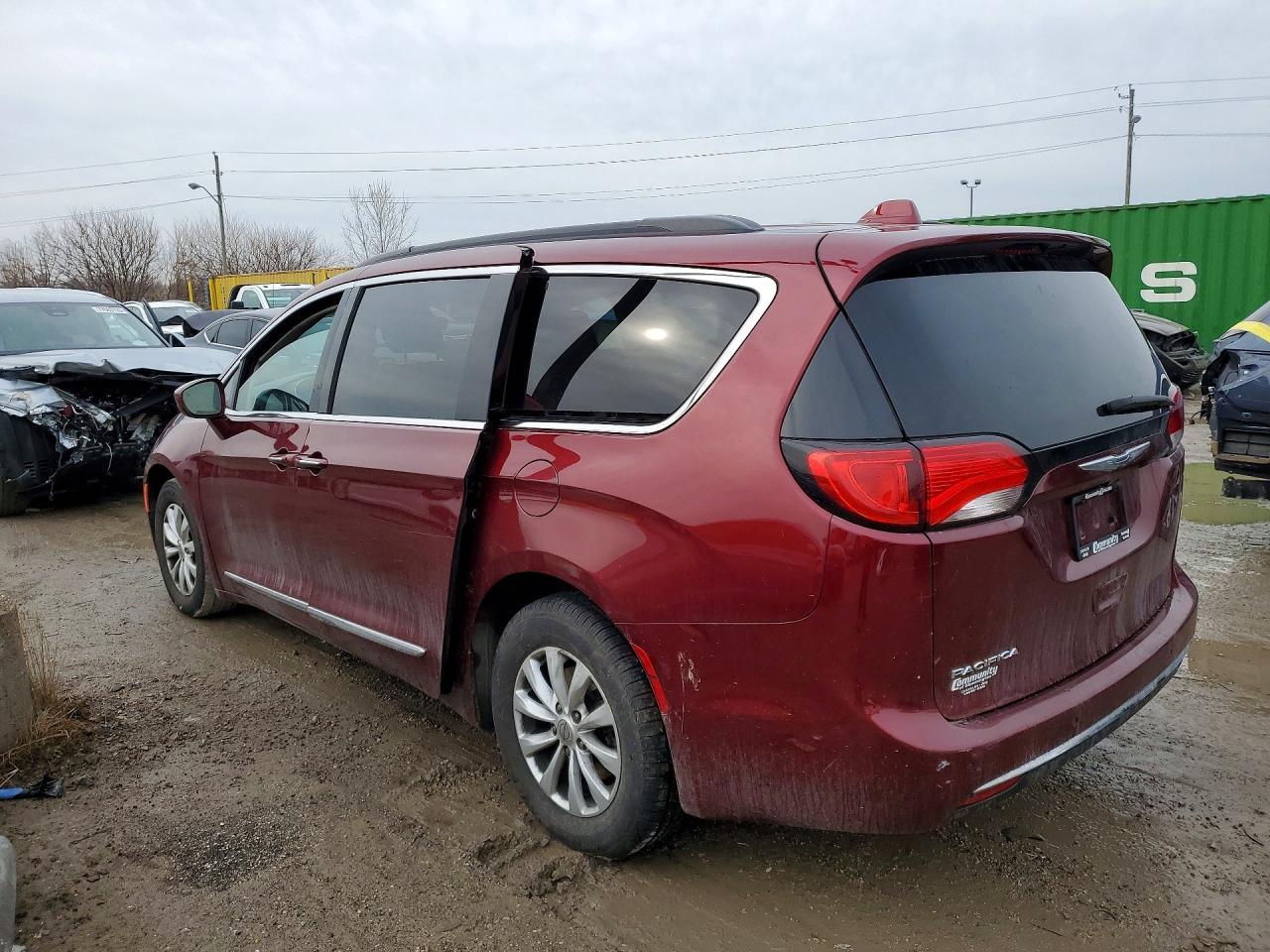 2017 Chrysler Pacifica Touring l