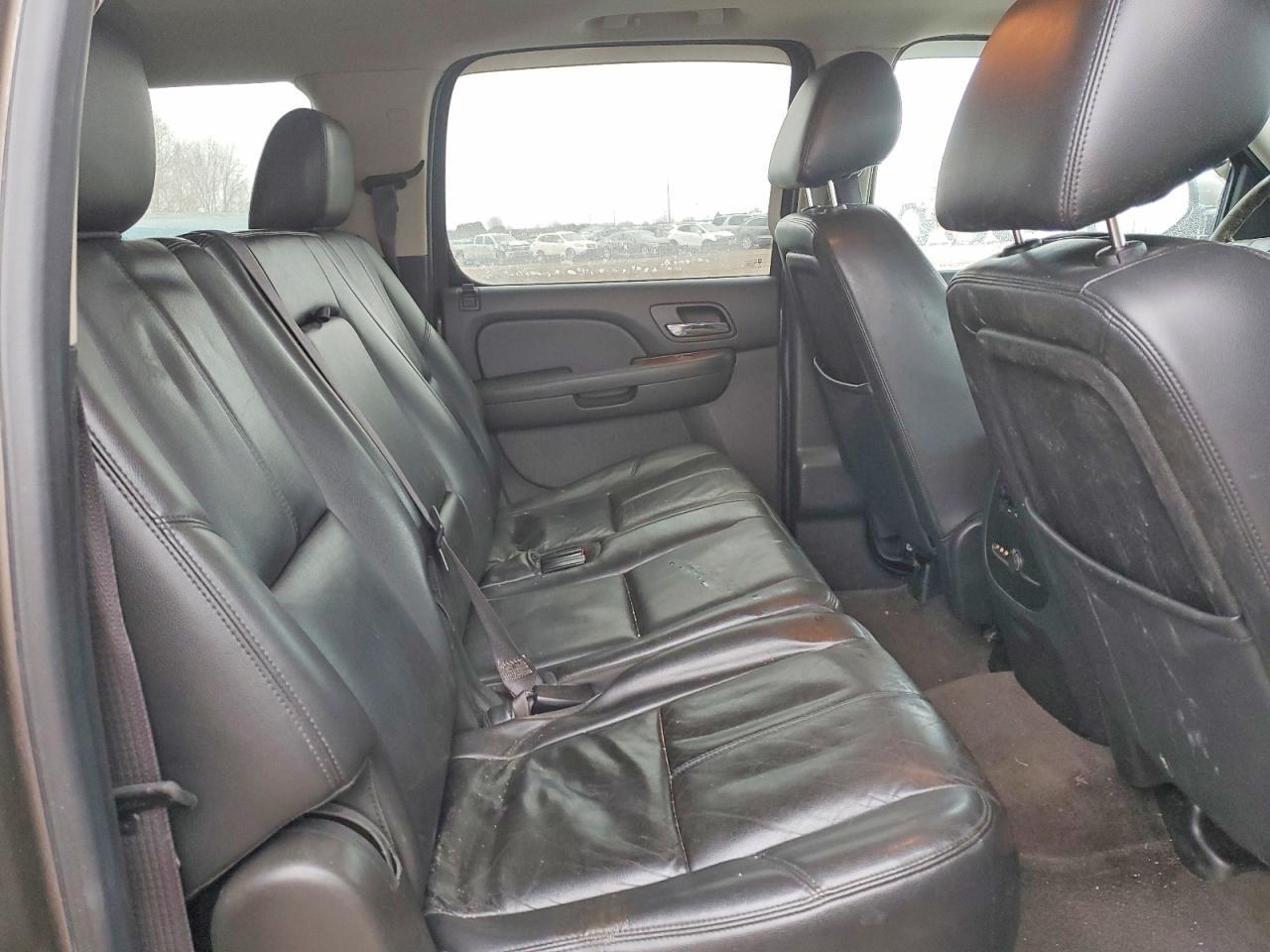 2013 Chevrolet Suburban K1500 lt