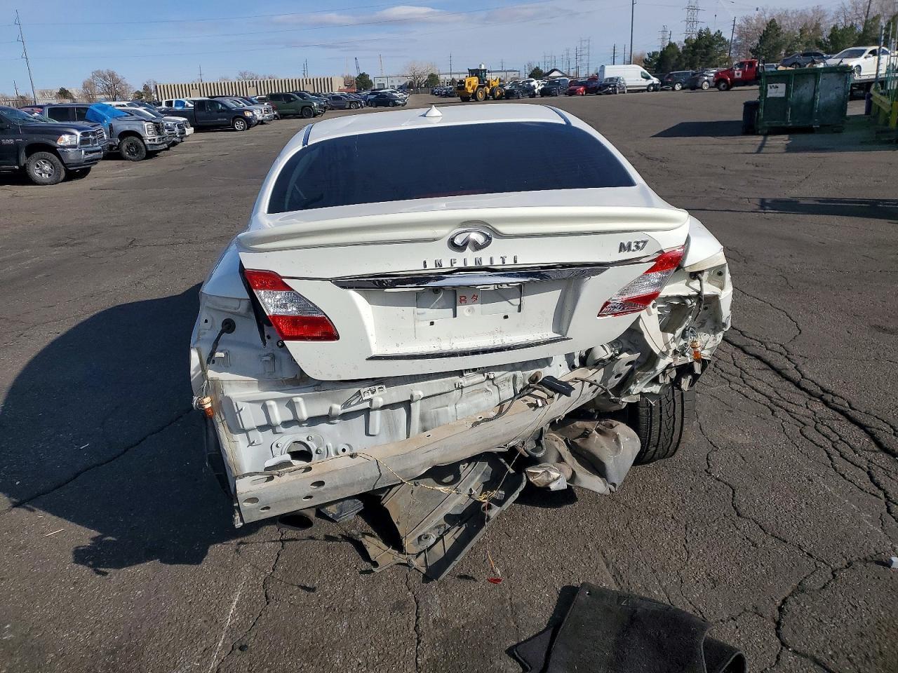2013 Infiniti M37 Base