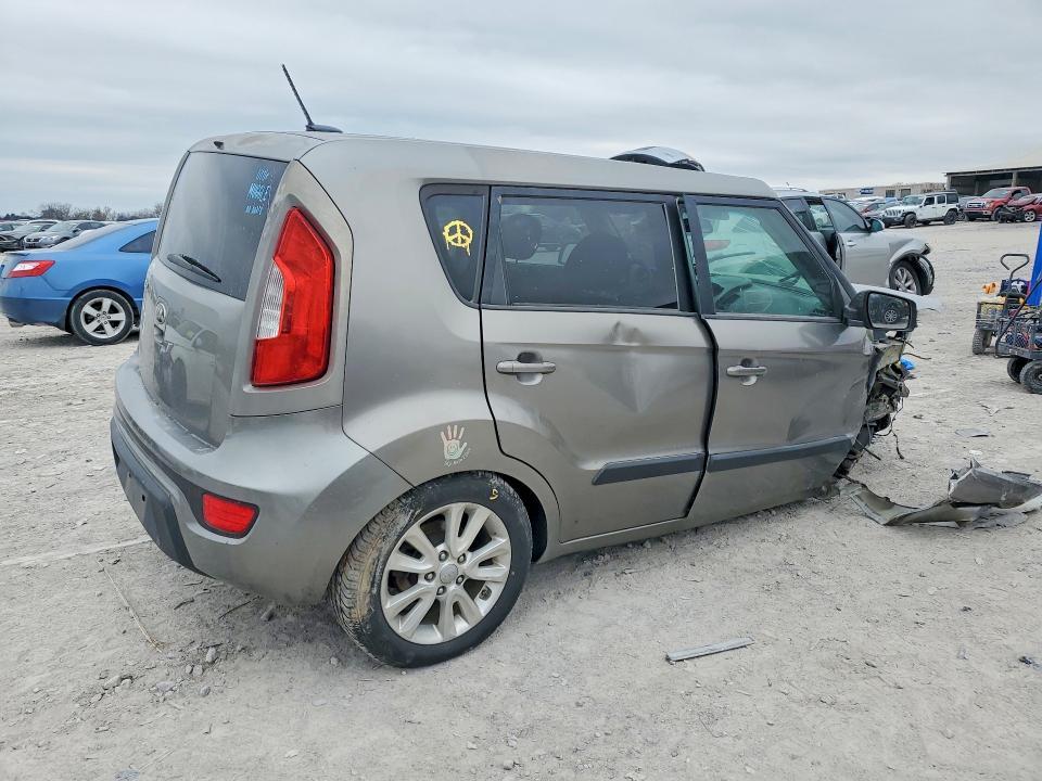 2013 KIA Soul +