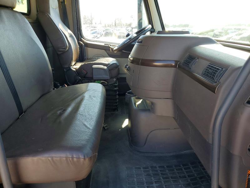 2018 Volvo VHD